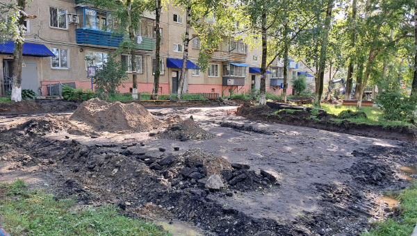 Реализуется проект "Благоустройство придомовой территории" ТОС "Ленина, 12"